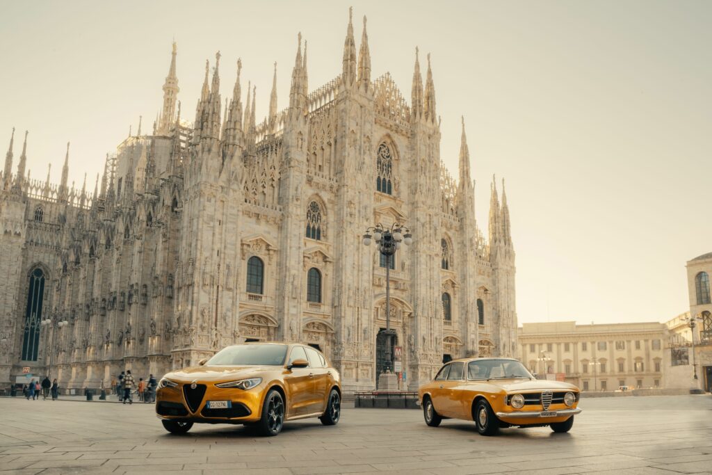 Zwei gelbe Alfa Romeo Giulia und Stelvio – limitierte Sonderserie zum Jubiläum